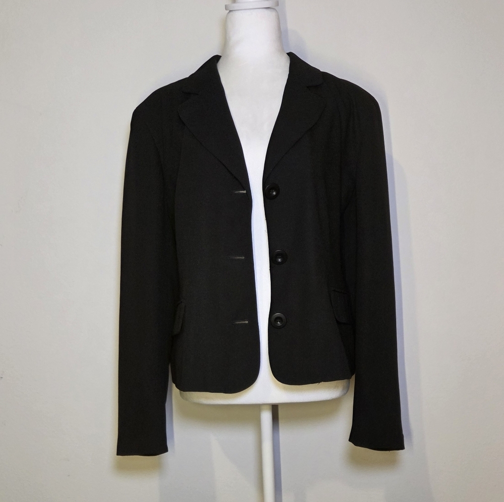 Classic Black Women's Blazer - Picture 2 of 8